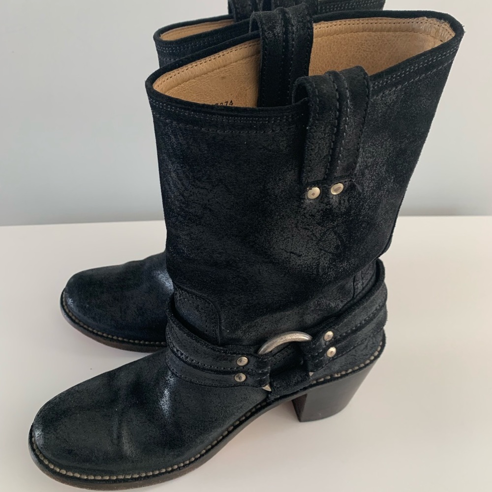 Frye Engineer Size 8 EUC. Hardly worn. Love these but I’m into my cowboy boots